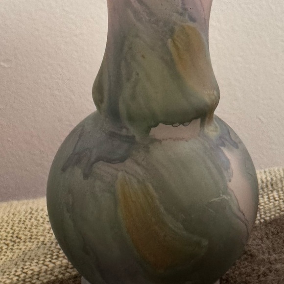 Rueven Glass Bud Vase Hand painted By Nouveau Art Glass Co.  5” - Picture 8 of 13